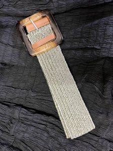 Stretchy and Versatile Belt with Tortoiseshell Square Buckle in Khaki