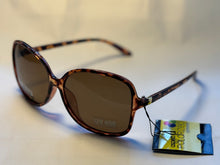 Load image into Gallery viewer, Polarised Fashion Sunglasses for the Stylish Woman
