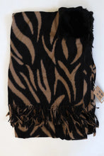 Load image into Gallery viewer, Animal Print Faux Fur Collared Scarf
