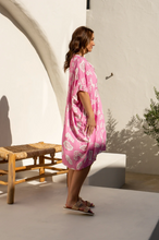 Load image into Gallery viewer, PQ Collection&#39;s Keeper Kaftan in Fuchsia Parfait SIDE VIEW
