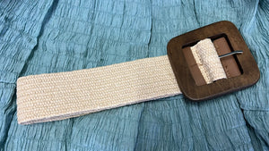 A Stretchy and Versatile Belt in Cream