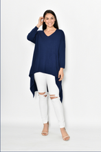 Load image into Gallery viewer, V-Neck Hi Lo Front Pocket Knit Top by Cali &amp; Co in Navy
